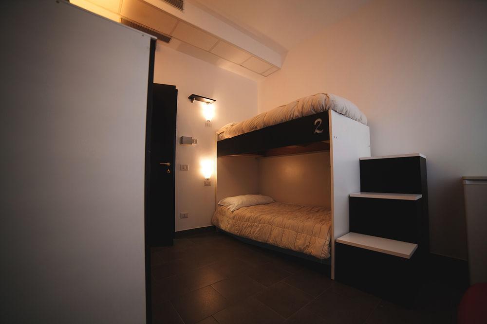 New Generation Hostel Milan Center Exteriör bild