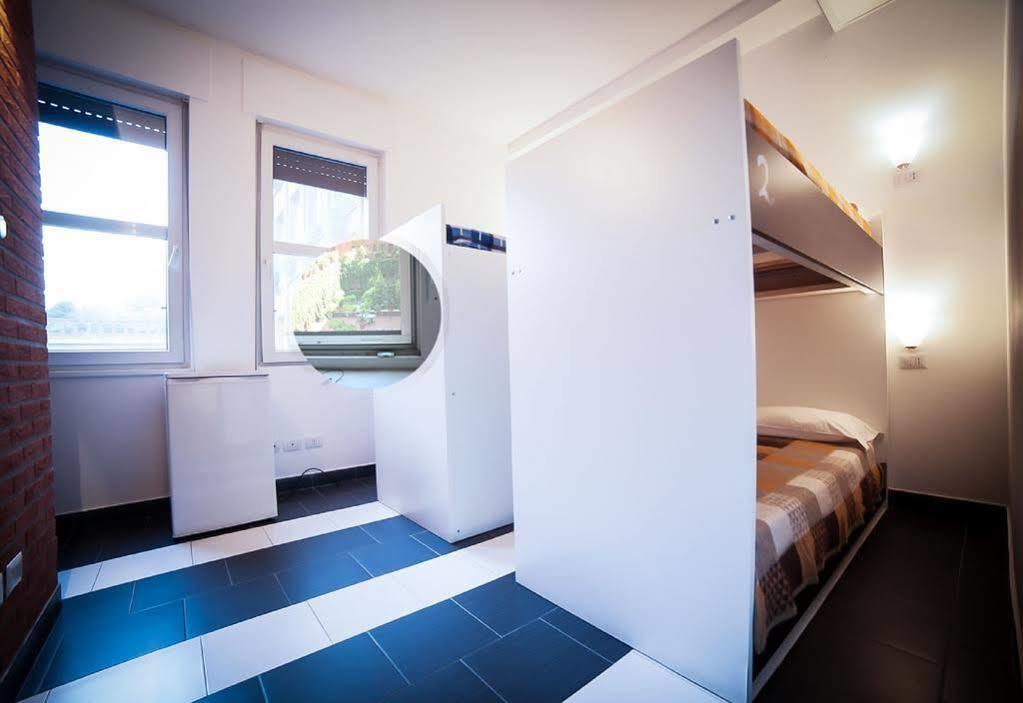 New Generation Hostel Milan Center Exteriör bild